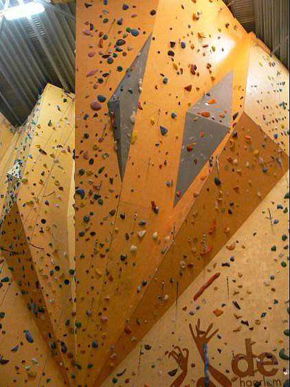 ...a s druge strane sve prazno. Niko ne penje ka prvi ??!!??