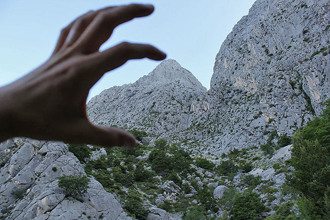 ...iza daljine je mali :-))))