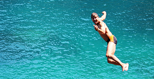 Ovaj momak je TOP GUN !