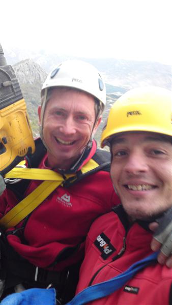 Momci u crvenom Dva asa