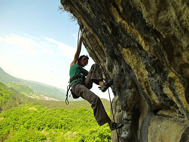... a Buzet odmara u daljini.