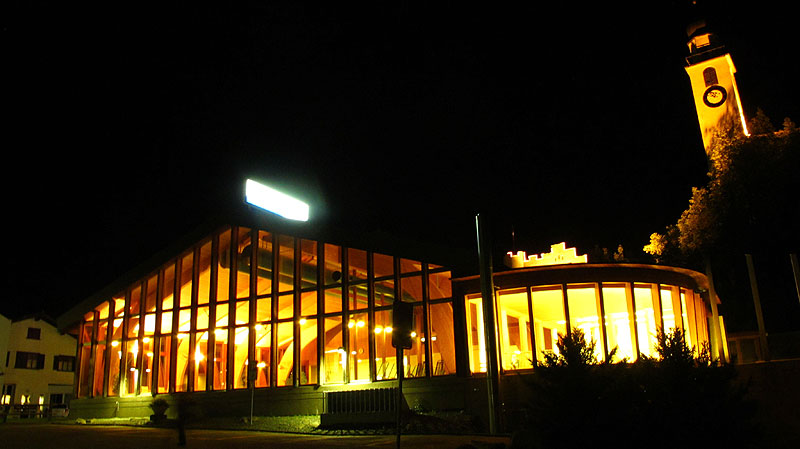 Apsolutna preporuka ide za Mineralbad u Andeeru. U slučaju da imate 14 CHF u đepu doživit ćete rest day iz snova u mineralnim bazenima sa gomilom podvodnih masaža i ko zna čega. Andeere je malo misto sa 50 kuća udaljeno 5min vožnje od Magica. Ima infrastrukturu ka prosječni hrvatski grad veličine Šibenika, a između ostalog i odličan kamp pogodan za duži boravak u Magic Woodu.