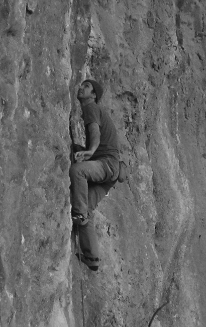 Šalje pozdrave ST sceni, posebno pripadnicama ljepšeg spola. Oženia se i živi kraj Venecije. Penje po Istri jer često ide u zubara u Rijeku - u Italiji je preskupo...