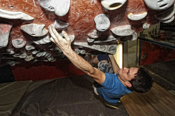 Frane Bogetić, trenutno vodeći u PH poretku starijih juniora, pušing hard... / Foto: Kiwi