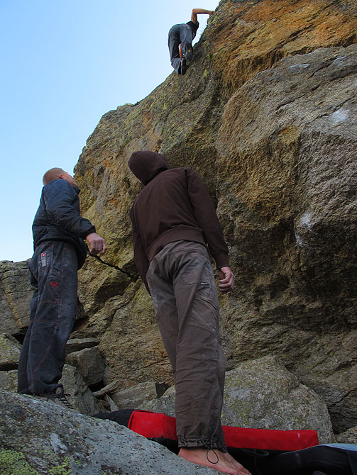 Mojca nan se igra živcima...