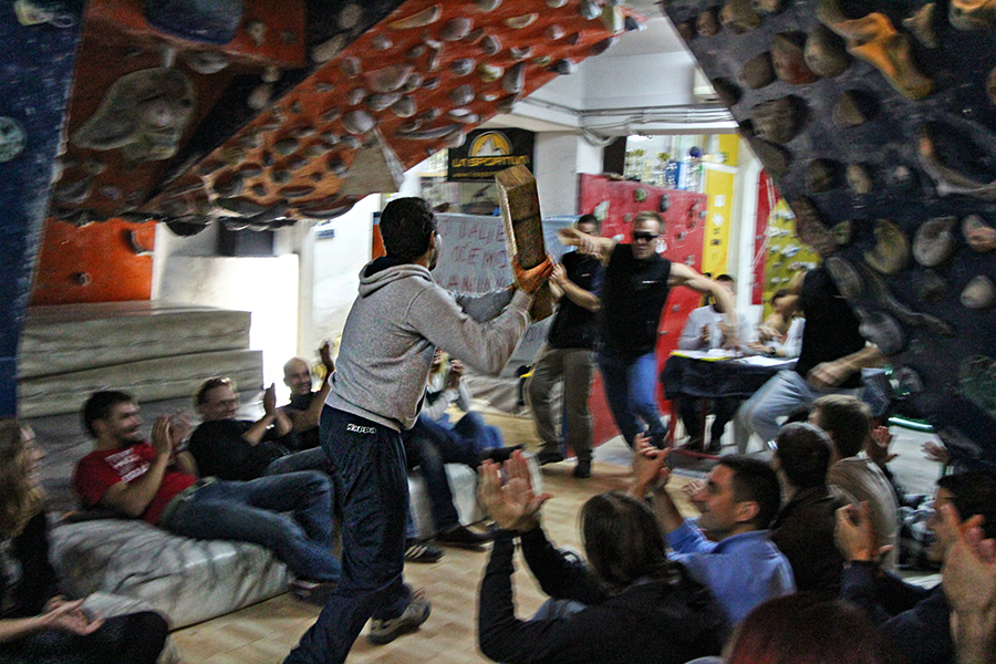 Naš fotograf je zabilježia trenutak napada!