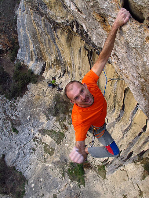 Igor Čorko na završnom tramvajcu The mule trail traverse (8b+) u Pandori! Deda je već godinama na prvoj crti bojišnice i baš kao vino, svake godine je sve bolji i bolji!   / Foto: Sunka