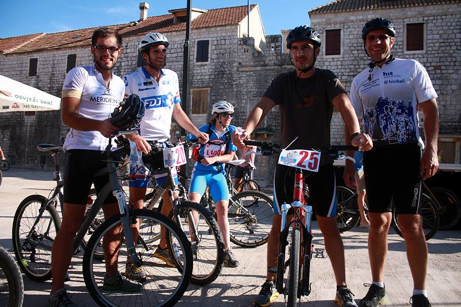 U gegama u društvu Bijelih Bizona na Hvaru!