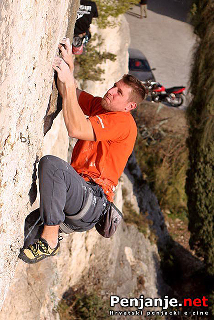 U ploči Marulianusa (7c/c+) na Šantinim stinama / Foto: Karadža