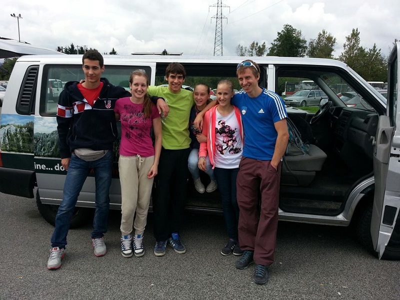 ... Sa slovenskim asevima na polasku! Njima viza za Australiju ne triba pa su prošli dalje - ekipa sritno!