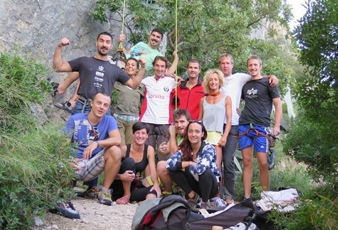 ... Asevi sa članovima obitelji, prijateljima i obožavateljima, jučer ispod Trpimira!