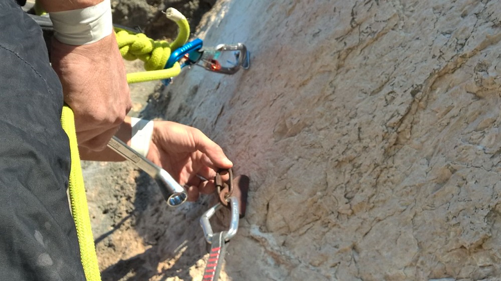 Osiguranje iz 95-e je totalno u šoku! Da je bilo izmirit koliko drži ovi ruzinavi mailončić?