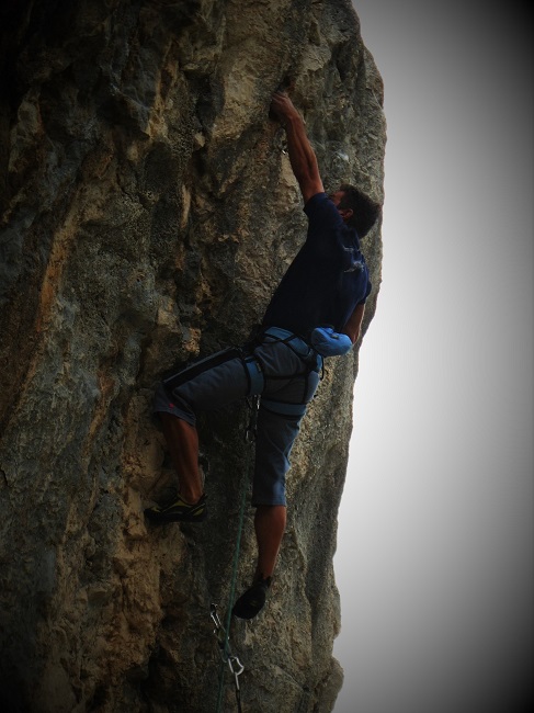 Dani Piccini (napokon) hvata stisak u detalju Skyhooka po teškoj buri u sezoni 2012-te!