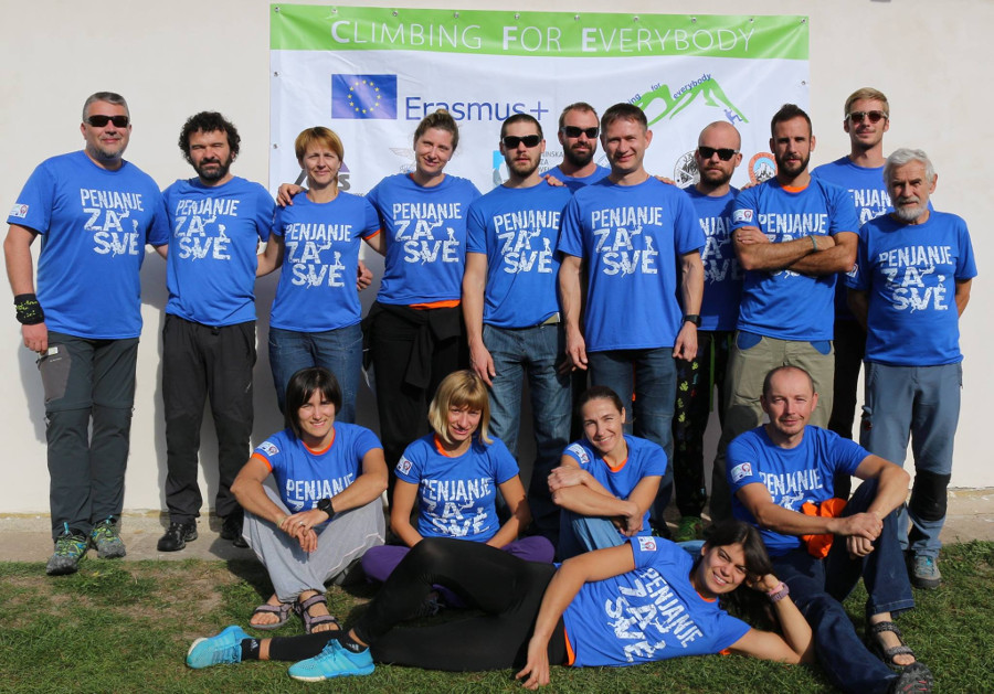 Možda smo subjektivni ali Troga je ode opalia teško izgledanje!