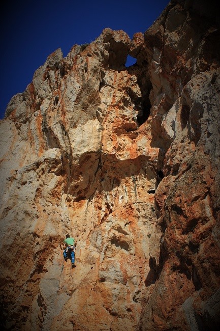 Sunčano jutro prije popodnevne kiše..