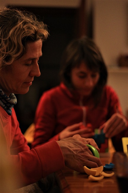 Bacanje mozga na pašu nakon napornog dana u vertikali...