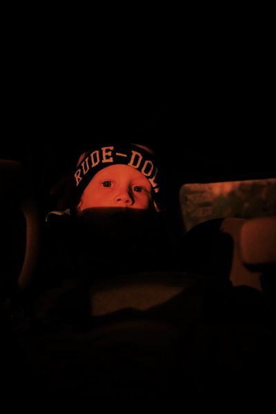 "Mama, jel ono Tunis u daljini?" .................