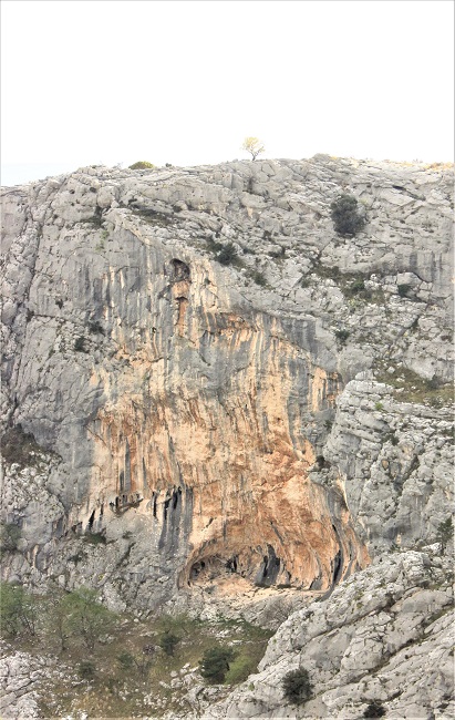 Okruženi kilometrima 1950.!