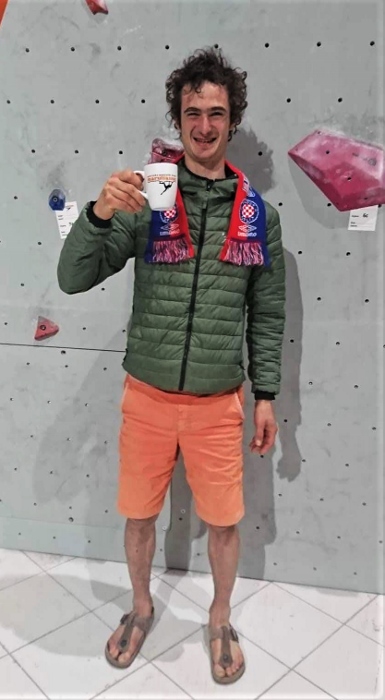 :-) " I pape i dida, bili su Torcida!"