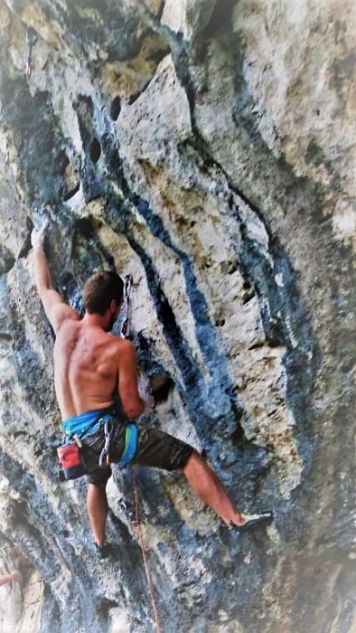 Dara Momak iz susjedstva!