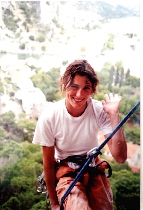 ...a priča se nastavila tako da je u lito 2006. prvo ponavljanje Gaginog izvela Sandra Bakulić. Mene se to toliko dojmilo da se sada preziva Lisica :-)