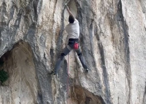 Legendarni križ u Hipnozi - zaštitni znak morfo bete. "Ramon beta" je spojit 2 pokreta ranije, pa ode dođe liva na rame. 