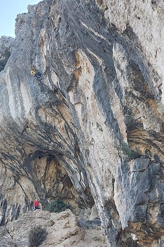 Boći na kolinu prije završne 6cX sekcije. Srićom zadrža je hladnu glavu.